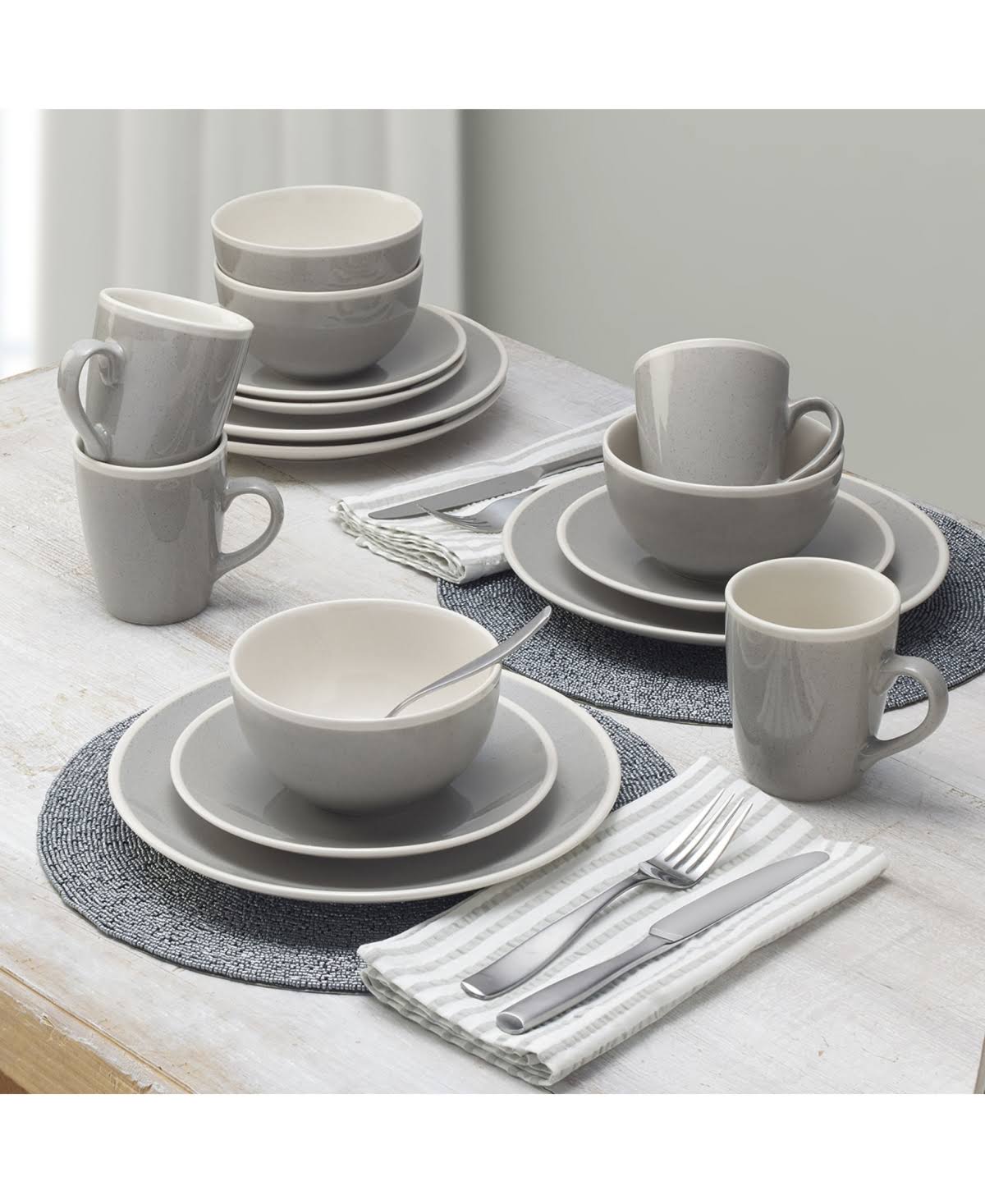 16-Piece Dinnerware Set J737344