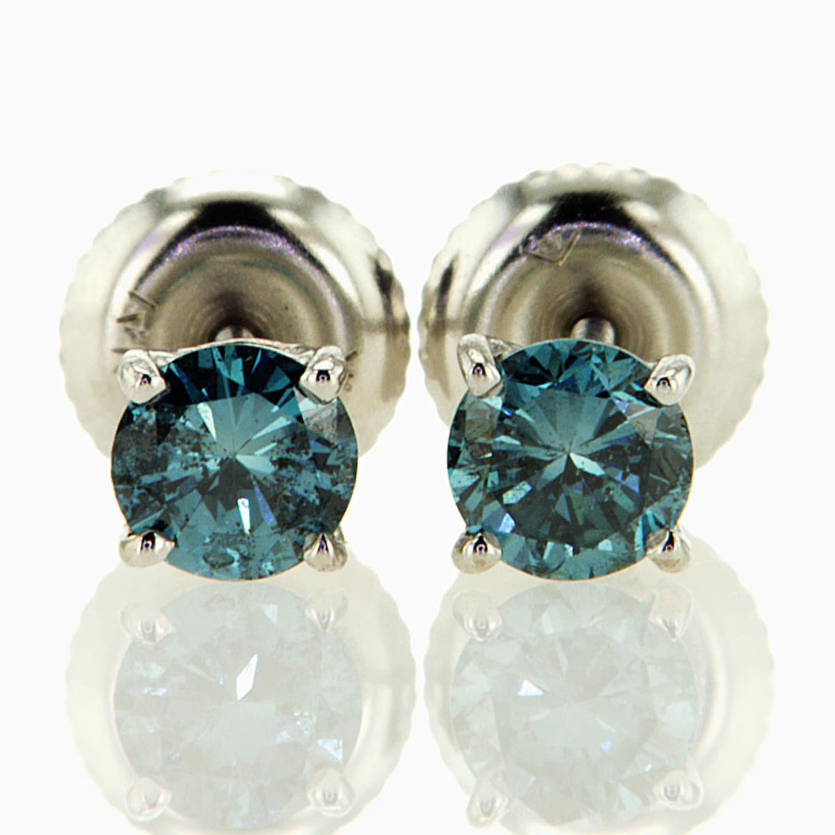14K White Gold Stud Earrings A107909