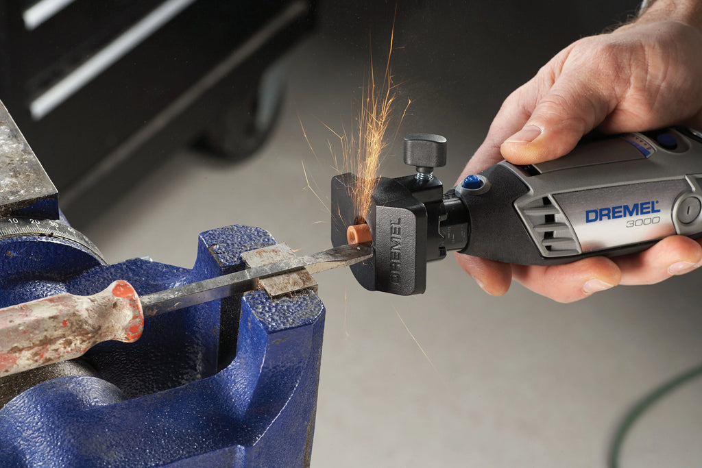 Variable Speed Rotary Tool with 18 Accessories I31277