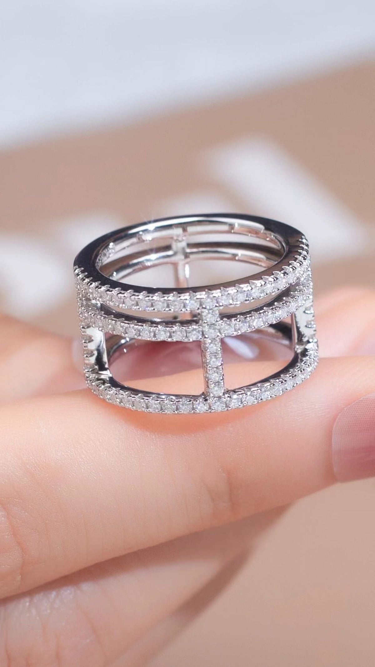 18K White Gold Plated Moissanite Engagement Ring P959525