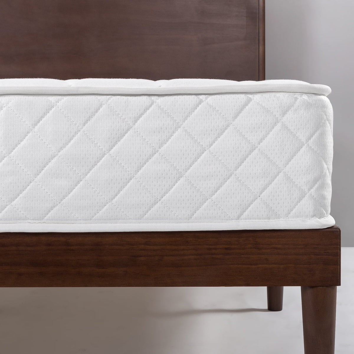 8" Quilted Hybrid Mattress of Comfort Foam and Pocket Spring, Full R631