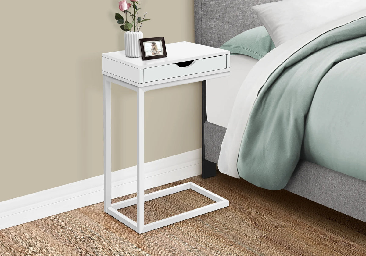 White C-shaped Metal Accent Table U771668