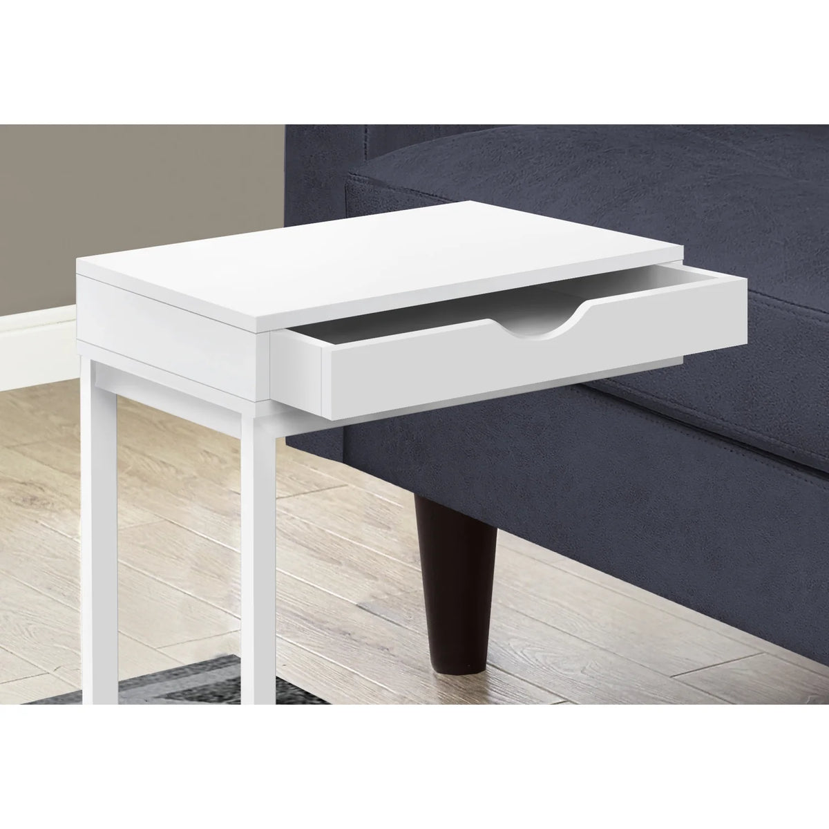 White C-shaped Metal Accent Table U771668