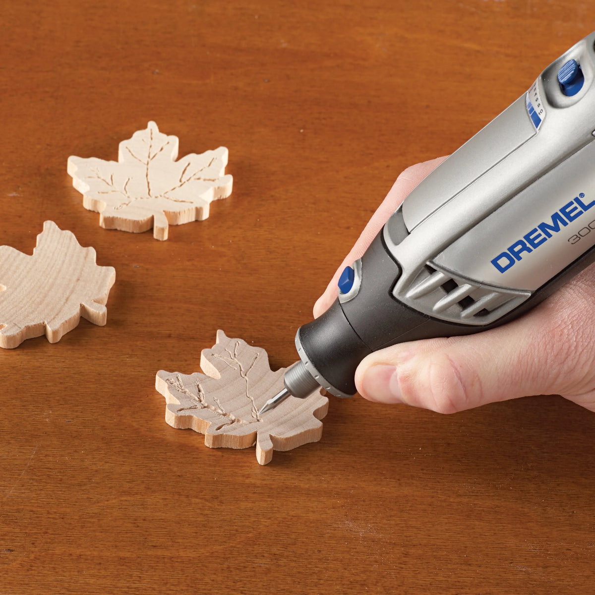 Variable Speed Rotary Tool with 18 Accessories I31277