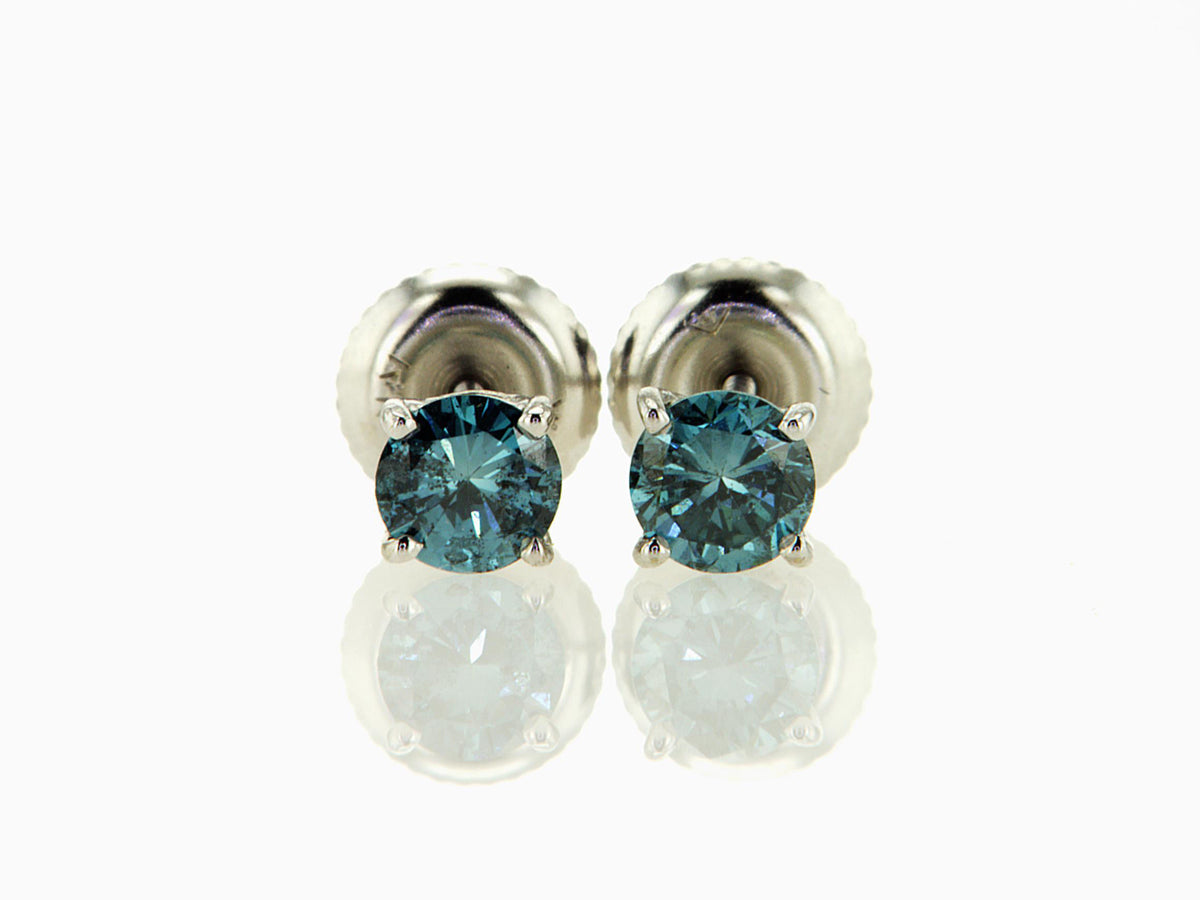14K White Gold Stud Earrings A107909