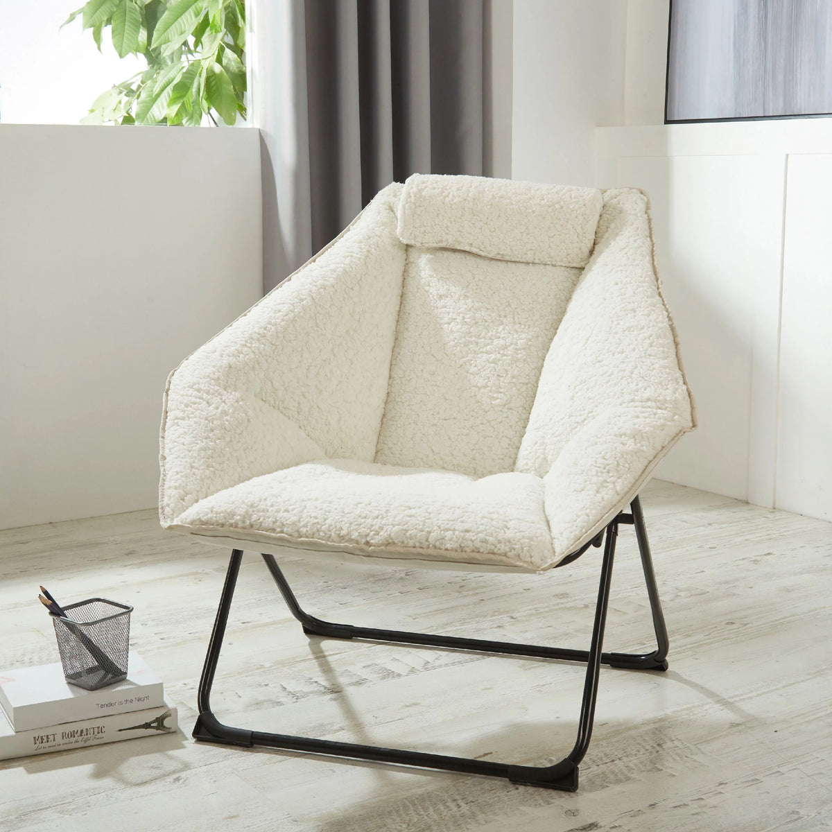 Folding Hex Chair White Z11402