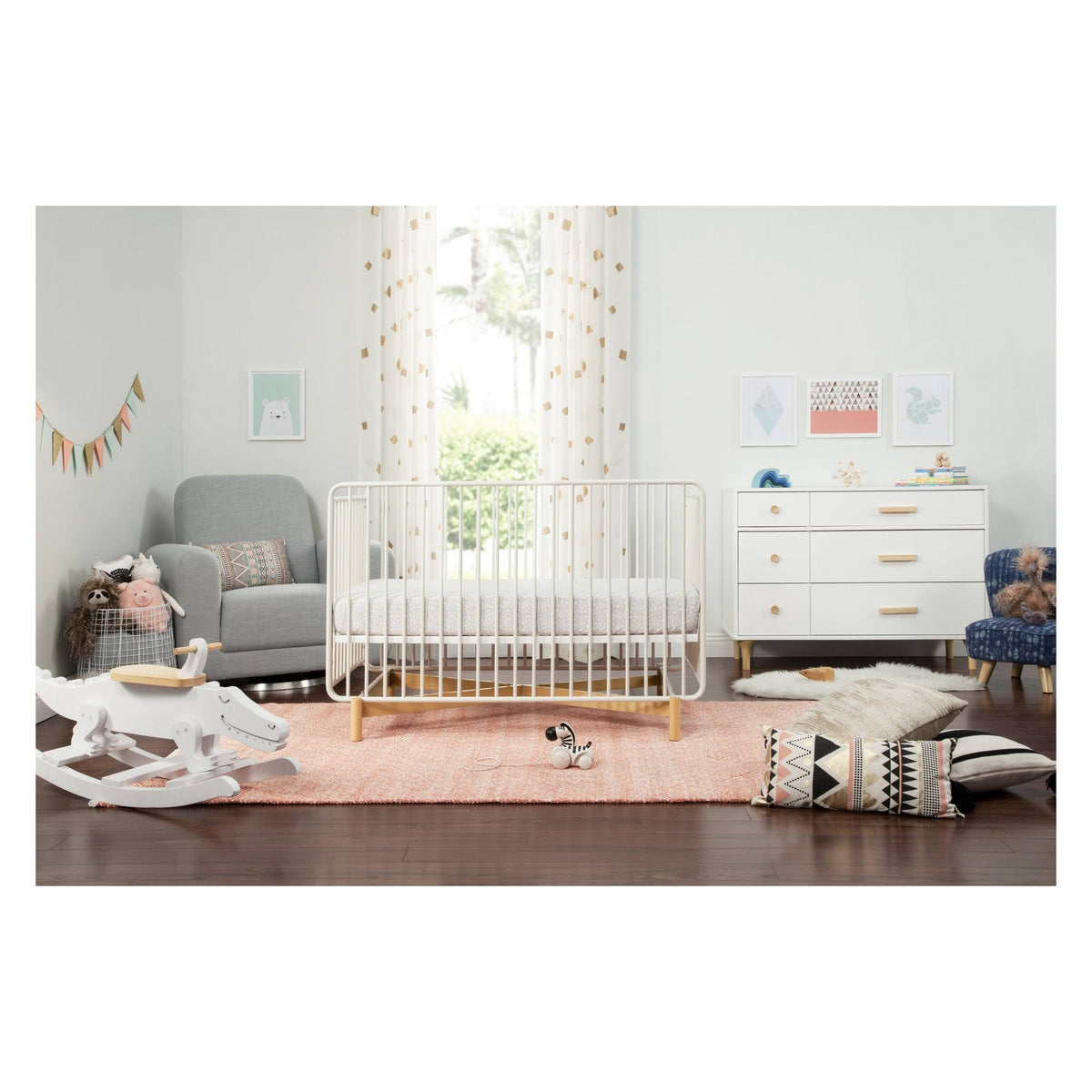 Metal Crib with Toddler Bed Conversion Kit N73582