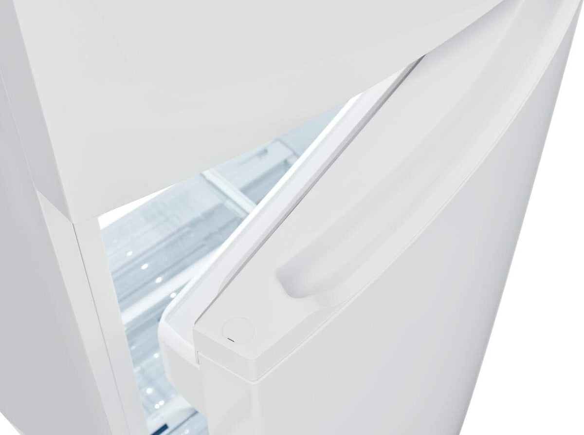 White Top Freezer Refrigerator R672536