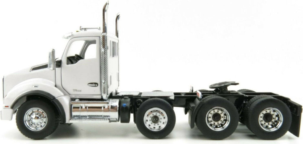 White Metallic 1/50 Diecast Truck Tractor Model C570072