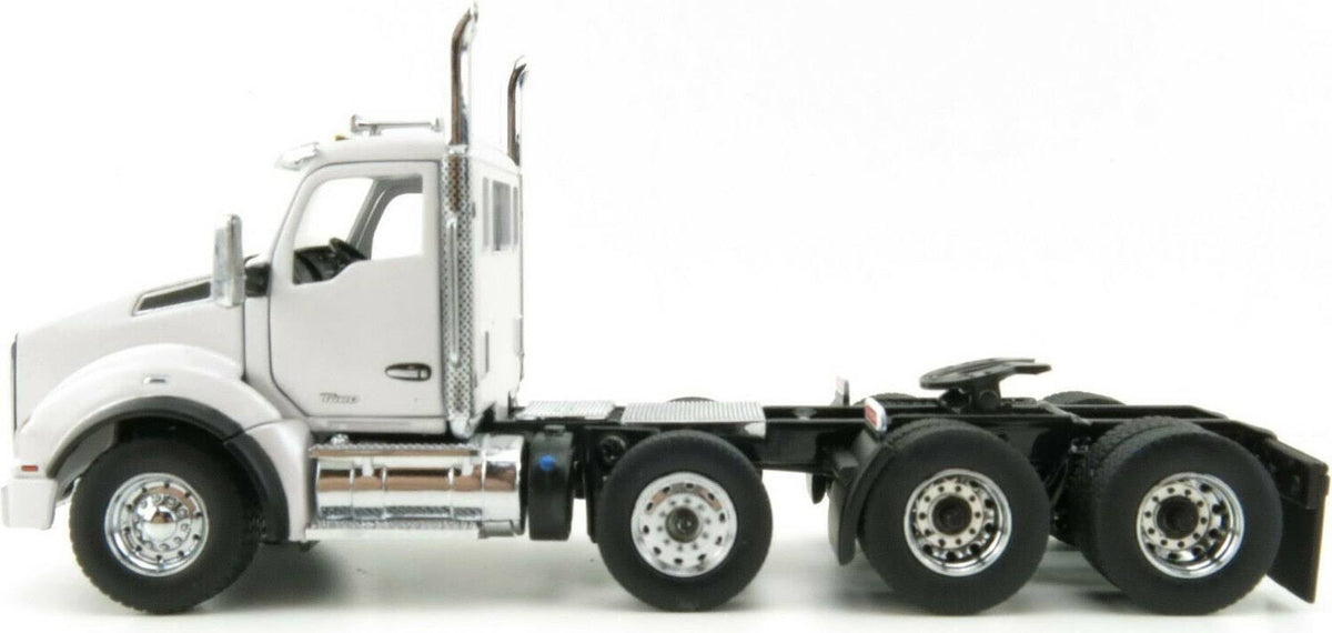 White Metallic 1/50 Diecast Truck Tractor Model C570072