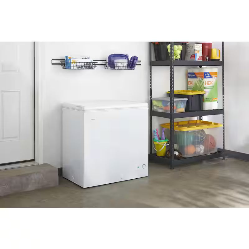 White 6.9 cu. ft. Manual Defrost Chest Freezer C8926