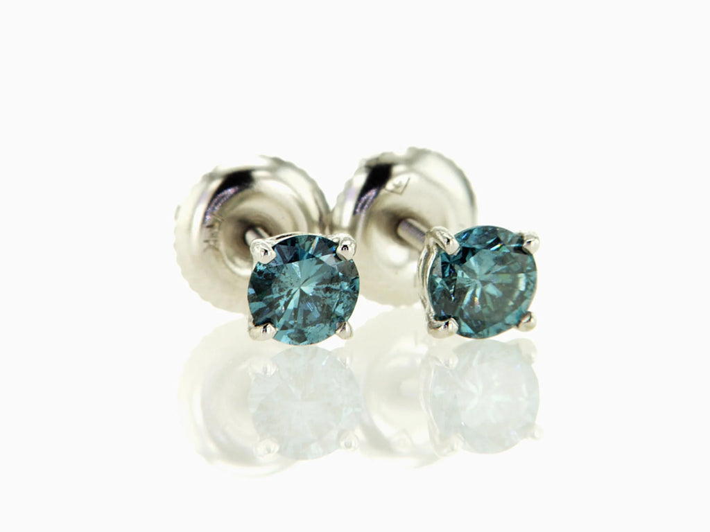 14K White Gold Stud Earrings A107909
